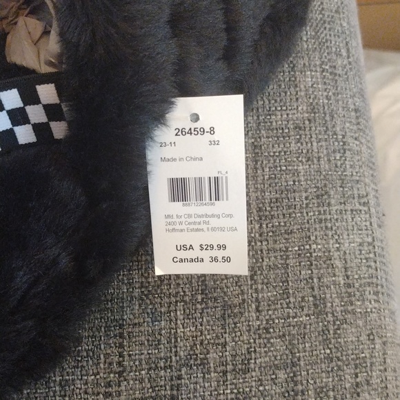 Slippers - Picture 3 of 5